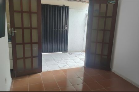 Sala de casa para alugar com 1 quarto, 45m² em Vila Nova, Mesquita