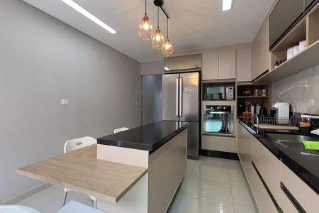 Casa à venda com 125m², 3 quartos e 2 vagas Casa à venda com 125m², 3 quartos e 2 vagasCozinha