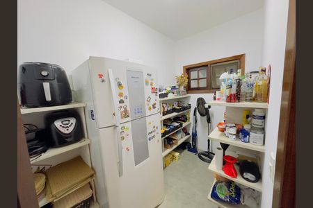 Casa à venda com 340m², 4 quartos e 4 vagas Casa à venda com 340m², 4 quartos e 4 vagasCozinha