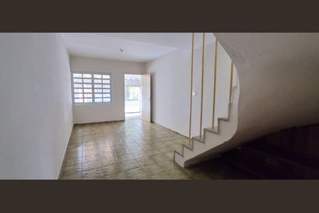 Casa à venda com 150m², 2 quartos e 2 vagasSala