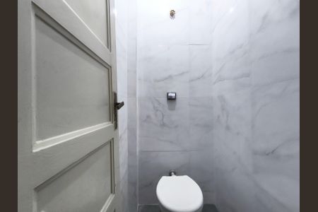 Apartamento para alugar com 67m², 2 quartos e sem vaga Apartamento para alugar com 67m², 2 quartos e sem vagaBanheiro de Serviço