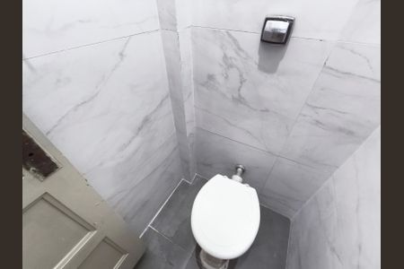 Apartamento para alugar com 67m², 2 quartos e sem vaga Apartamento para alugar com 67m², 2 quartos e sem vagaBanheiro de Serviço