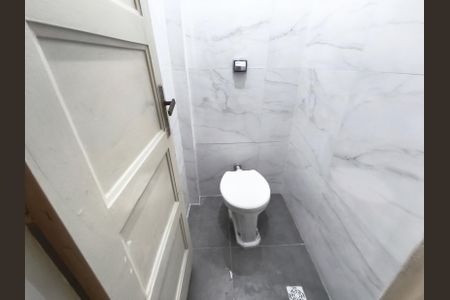 Apartamento para alugar com 67m², 2 quartos e sem vaga Apartamento para alugar com 67m², 2 quartos e sem vagaBanheiro de Serviço