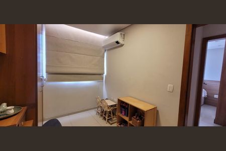 Cozinha de apartamento à venda com 3 quartos, 60m² em Planalto, Belo Horizonte