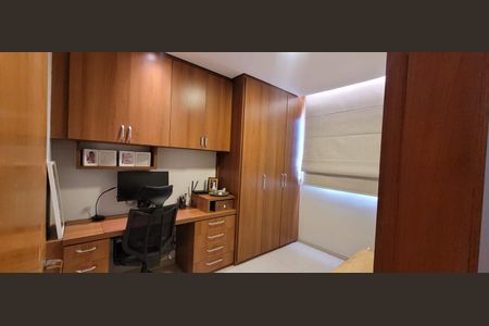 Cozinha de apartamento à venda com 3 quartos, 60m² em Planalto, Belo Horizonte
