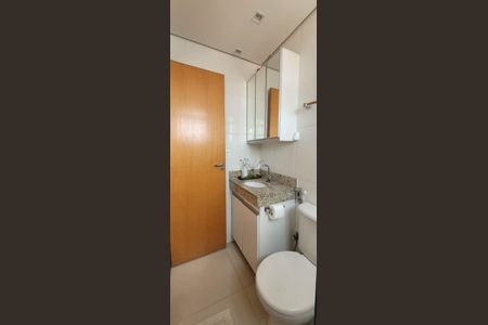 Banheiro de apartamento à venda com 3 quartos, 60m² em Planalto, Belo Horizonte