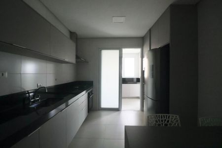 Apartamento para alugar com 174m², 3 quartos e 2 vagas Apartamento para alugar com 174m², 3 quartos e 2 vagasCozinha