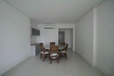 Apartamento para alugar com 174m², 3 quartos e 2 vagas Apartamento para alugar com 174m², 3 quartos e 2 vagasSala