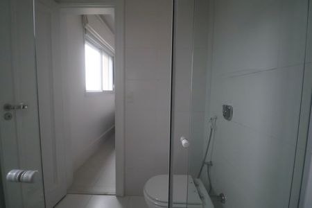 Apartamento para alugar com 174m², 3 quartos e 2 vagas Apartamento para alugar com 174m², 3 quartos e 2 vagasBanheiro Suíte 2