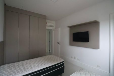 Apartamento para alugar com 174m², 3 quartos e 2 vagas Apartamento para alugar com 174m², 3 quartos e 2 vagasSuíte 2