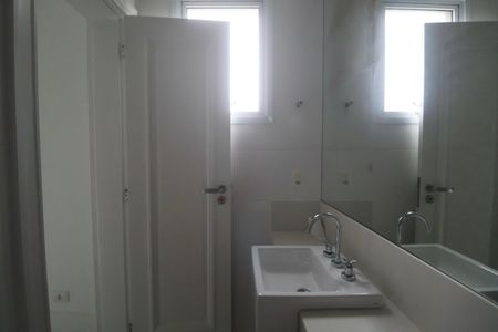 Apartamento para alugar com 174m², 3 quartos e 2 vagas Apartamento para alugar com 174m², 3 quartos e 2 vagasBanheiro Suíte 1