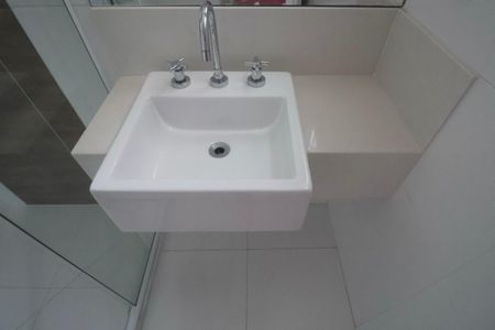 Apartamento para alugar com 174m², 3 quartos e 2 vagas Apartamento para alugar com 174m², 3 quartos e 2 vagasBanheiro Suíte 2