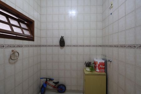 Casa à venda com 345m², 4 quartos e 5 vagasBanheiro de serviço
