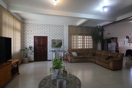 Casa à venda com 345m², 4 quartos e 5 vagasSala 1