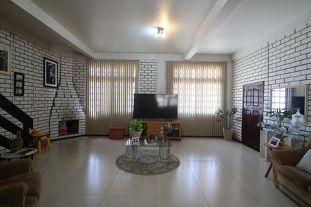 Sala 1 de casa à venda com 4 quartos, 345m² em São José, Canoas