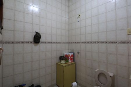 Casa à venda com 345m², 4 quartos e 5 vagasBanheiro de serviço