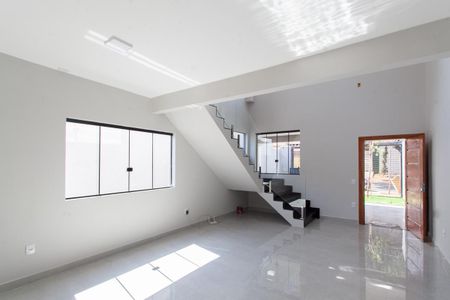 Casa à venda com 261m², 4 quartos e 2 vagasSala