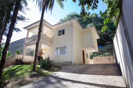 Casa de condomínio à venda com 170m², 3 quartos e 3 vagasFachada