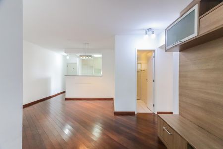 Apartamento à venda com 75m², 3 quartos e 2 vagasSala