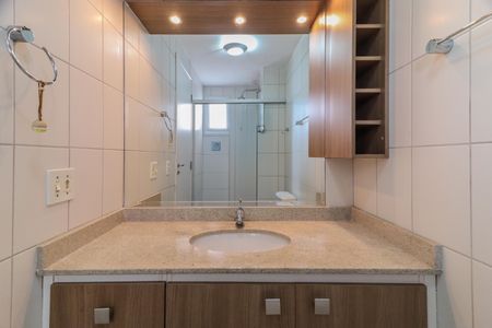 Apartamento à venda com 75m², 3 quartos e 2 vagasBanheiro da Suíte