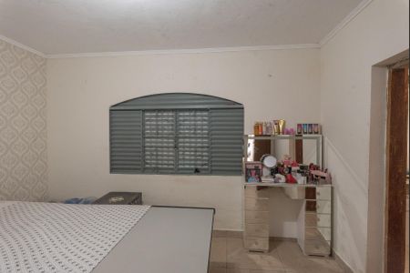 Casa à venda com 165m², 3 quartos e 5 vagasSuíte 2