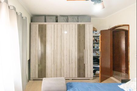 Casa à venda com 165m², 3 quartos e 5 vagasQuarto 2