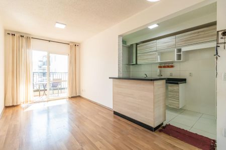 Sala de apartamento à venda com 2 quartos, 68m² em Jardim Tupanci, Barueri