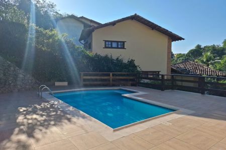 Casa de condomínio para alugar com 326m², 3 quartos e 3 vagasQuintal