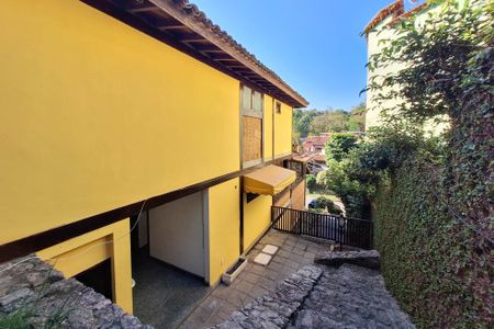 Casa de condomínio para alugar com 326m², 3 quartos e 3 vagasQuintal