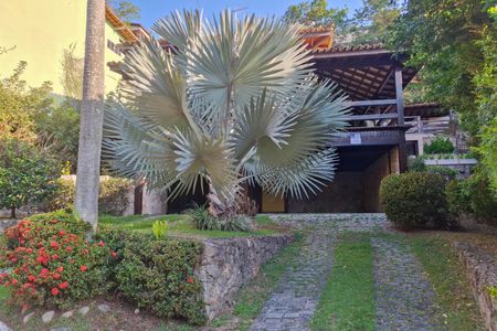 Casa de condomínio para alugar com 326m², 3 quartos e 3 vagasFachada