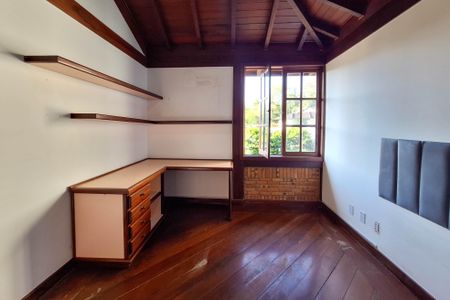 Casa de condomínio para alugar com 326m², 3 quartos e 3 vagasQuarto 2