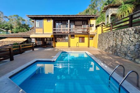 Casa de condomínio para alugar com 326m², 3 quartos e 3 vagasQuintal