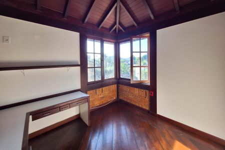 Casa de condomínio para alugar com 326m², 3 quartos e 3 vagasQuarto 1