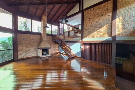 Sala 1 de casa de condomínio para alugar com 3 quartos, 326m² em Matapaca, Niterói