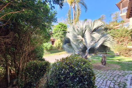 Casa de condomínio para alugar com 326m², 3 quartos e 3 vagasQuintal