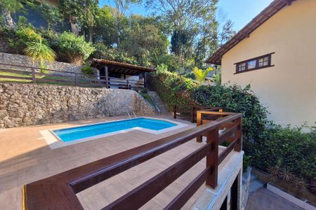 Casa de condomínio para alugar com 326m², 3 quartos e 3 vagasQuintal