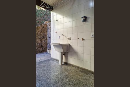 Casa de condomínio para alugar com 326m², 3 quartos e 3 vagasÁrea de Serviço