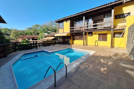 Casa de condomínio para alugar com 326m², 3 quartos e 3 vagasQuintal