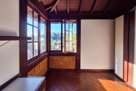 Casa de condomínio para alugar com 326m², 3 quartos e 3 vagasQuarto 1