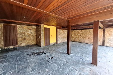 Casa de condomínio para alugar com 326m², 3 quartos e 3 vagasGaragem