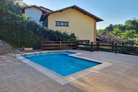 Casa de condomínio para alugar com 326m², 3 quartos e 3 vagasQuintal