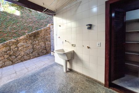 Casa de condomínio para alugar com 326m², 3 quartos e 3 vagasÁrea de Serviço