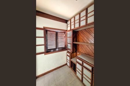 Casa de condomínio para alugar com 326m², 3 quartos e 3 vagasQuarto de Serviço