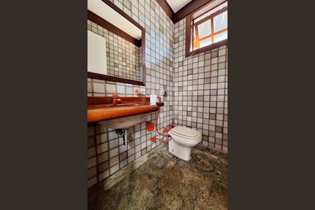 Casa de condomínio para alugar com 326m², 3 quartos e 3 vagaslavabo 1