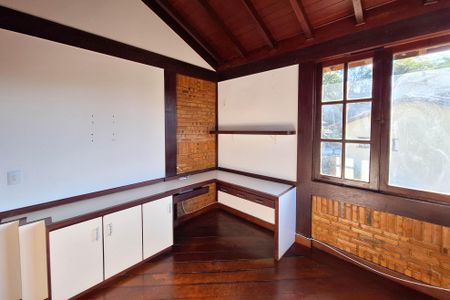 Casa de condomínio para alugar com 326m², 3 quartos e 3 vagasQuarto 1