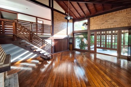 Casa de condomínio para alugar com 326m², 3 quartos e 3 vagasSala 1