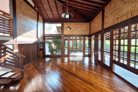 Casa de condomínio para alugar com 326m², 3 quartos e 3 vagasSala 1