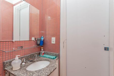 Apartamento à venda com 74m², 3 quartos e 2 vagasBanheiro Social