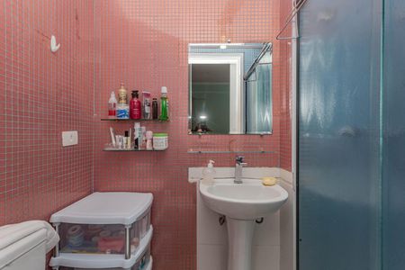 Apartamento à venda com 74m², 3 quartos e 2 vagasBanheiro da Suíte