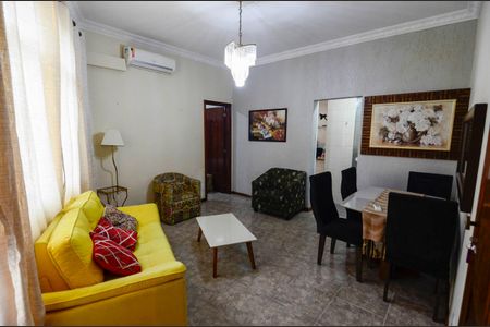 Apartamento à venda com 72m², 2 quartos e 1 vagaSala